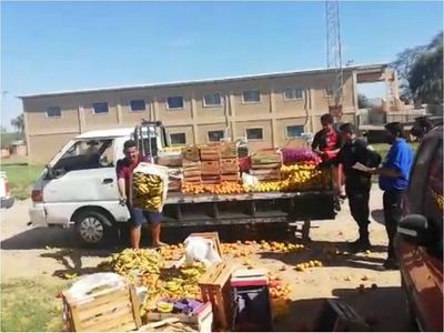 Loma Plata: Vecinos compran todos sus productos a frutero indignado
