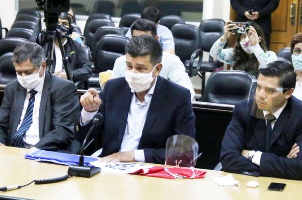Efraín Alegre logra postergar su audiencia de imposición de medidas - Nacionales - ABC Color
