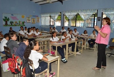 Migración de 30.000 chicos a escuelas públicas y desescolarización - ADN Paraguayo