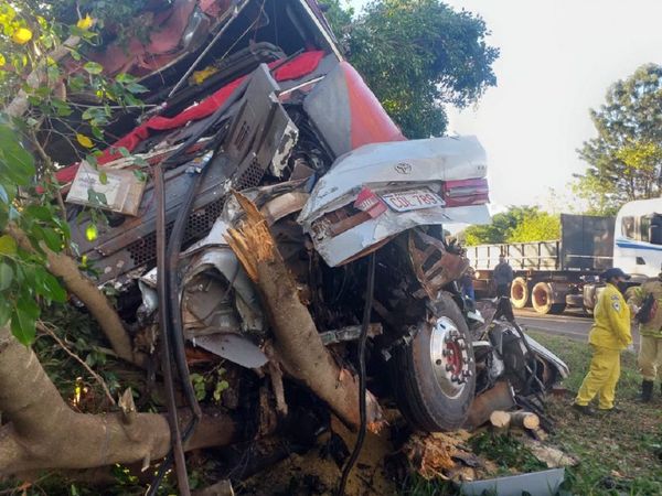Accidente en Yasy Cañy deja dos fallecidos