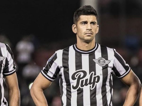 Luciano Abecasis destaca lo duro del fútbol paraguayo