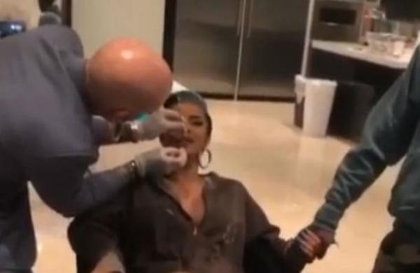 Cardi B se llena el cuerpo de piercings y muestra el doloroso proceso en Instagram - SNT