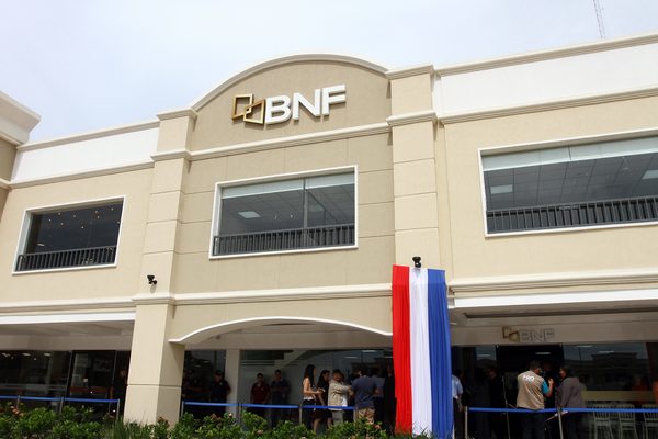 BNF DESEMBOLSÓ G. 365.000 MILLONES EN CRÉDITOS ESPECIALES COVID-19