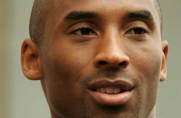 El piloto de Kobe Bryant se habría desorientado por la niebla antes de estrellarse - C9N