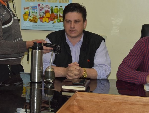Firman convenio entre sociedad Civil Sommerfeld y Municipalidad de J. E. Estigarribia - Campo 9 Noticias