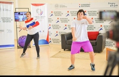 Diego González, primer instructor de Zumba con discapacidad