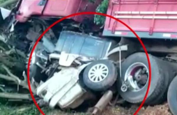 Dos fallecidos en brutal accidente en Canindeyú - C9N