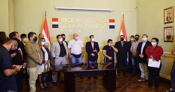 Vicepresidente se reunió con sindicatos de la función pública