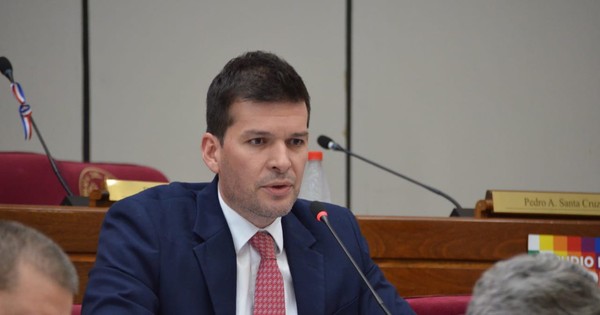 Mazzoleni está rodeado de “mafiosos y mondaha”, según Sergio Godoy