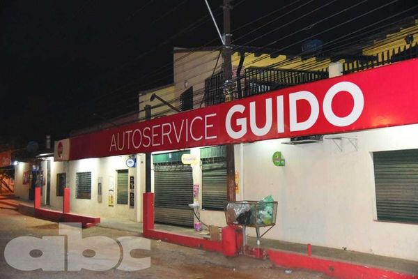 Asaltan autoservice en Ñemby y se llevan recaudación y pertenencias de empleados - Nacionales - ABC Color