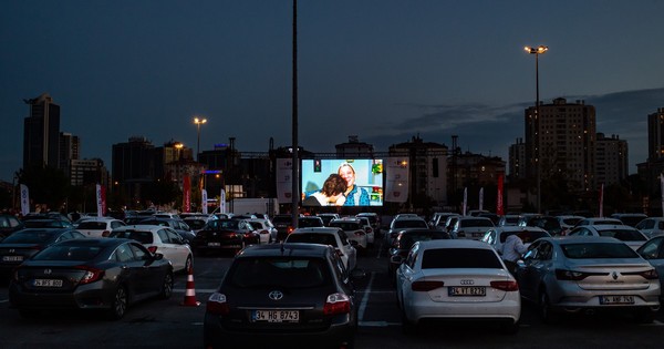 “Volver al futuro”: anuncian cinco proyectos de autocines en Paraguay