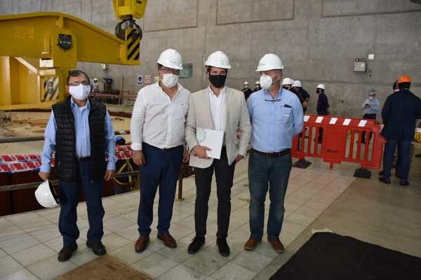 Directores participaron de acto de montaje del rotor de turbina número 3, en Yacyretá - Digital Misiones