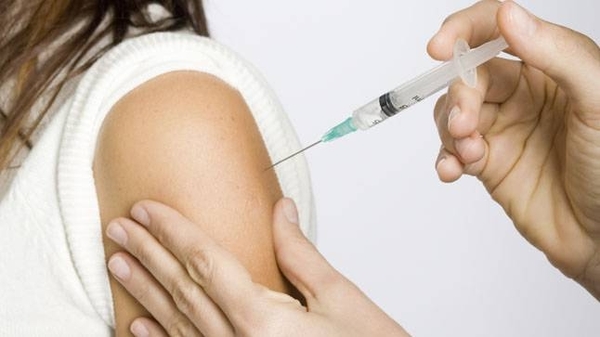 HOY / Salud insta inmunizar a niñas de 9 y 14 años con vacunas contra el VPH