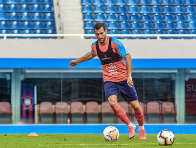 Raúl Cáceres se despide del plantel azulgrana