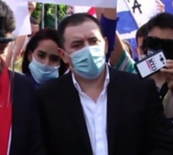 Liberales se manifestaron sin respetar distanciamiento sanitario - Paraguay.com