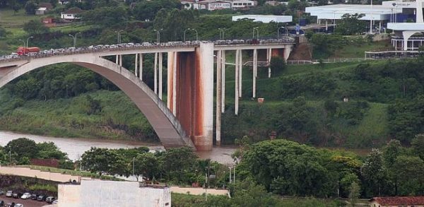 Comerciantes piden apertura "inteligente" de frontera con Brasil