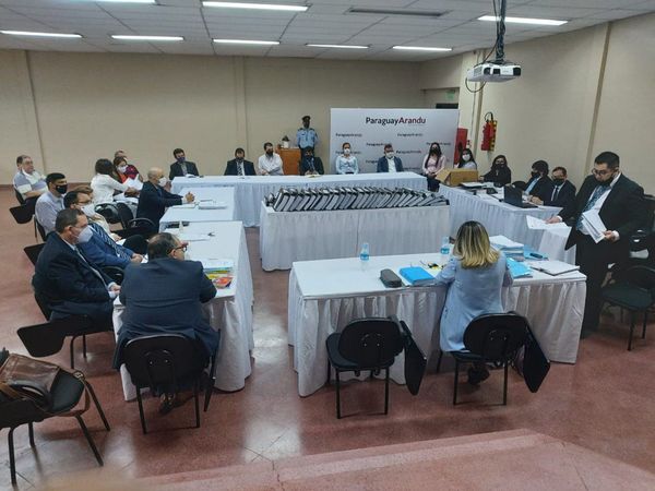 Inicia audiencia preliminar de Zacarías Irún por lesión de confianza