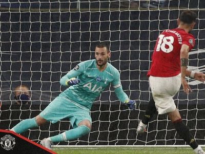 El United resiste la embestida del Tottenham