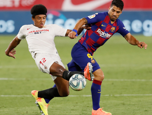 Barcelona empata en Sevilla y el Madrid se ilusiona