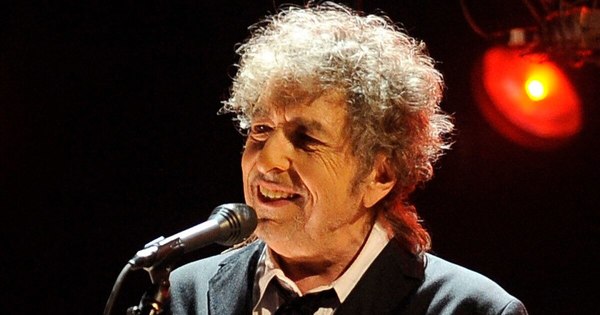Con excelentes críticas debutó el primer álbum original de Bob Dylan en 8 años