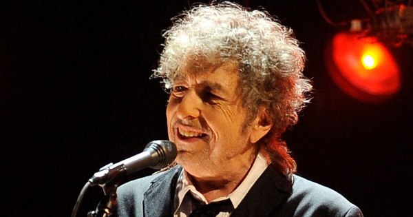 Con excelentes críticas debutó el primer álbum original de Bob Dylan en 8 años