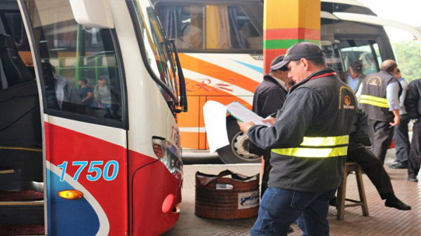 Habrá servicio de buses al interior este fin de semana