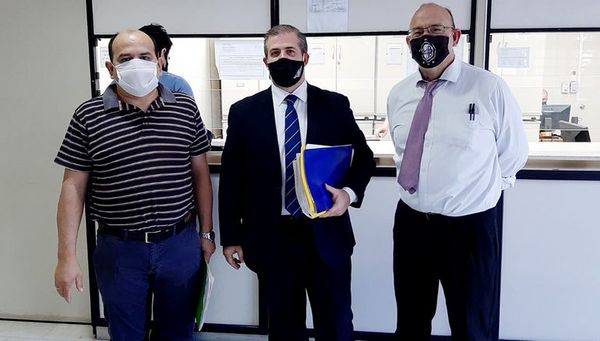 Padres recurren a la justicia contra cierre de colegio - Judiciales y Policiales - ABC Color