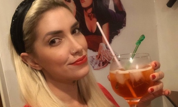 Carmiña Masi celebra su primera salida en “modo Covid”