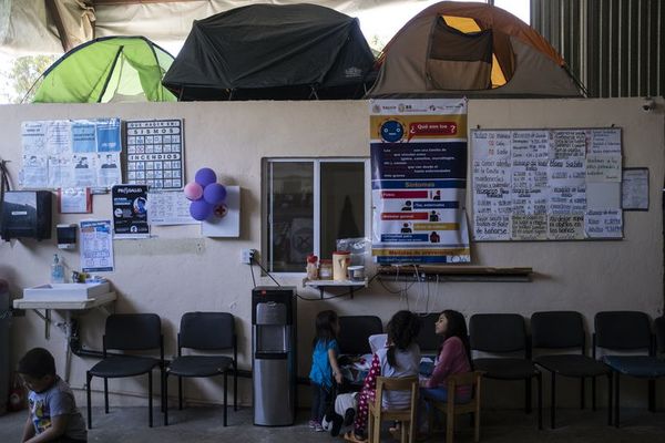 Pandemia prolonga la espera de migrantes que sueñan con llegar a EEUU - Mundo - ABC Color