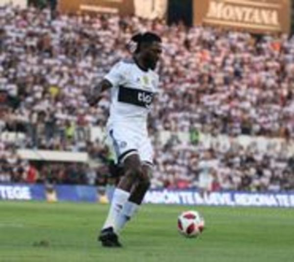 Olimpia podría tener de vuelta la próxima semana al jugador Adebayor - Paraguay.com