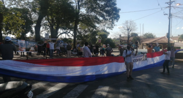 HOY / Pobladores de Ñemby exigen la salida del intendente Lucas Lanzoni