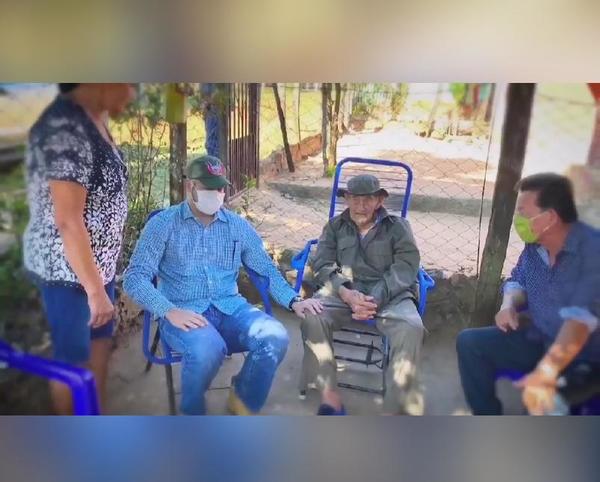 PRESIDENTE DE LA REPÚBLICA CUMPLE SUEÑO DE EXCOMBATIENTE.