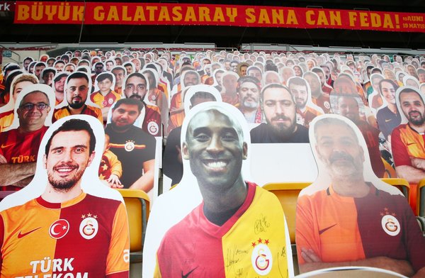 Galatasaray homenajea a Kobe Bryant
