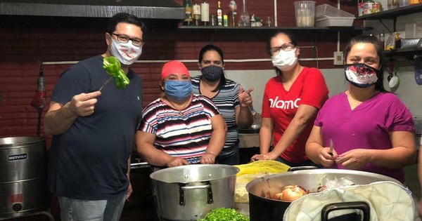En San Ber ayudan con olla popular y entrega de artículos de limpieza