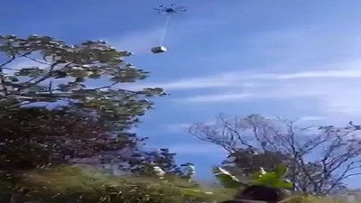 Se las ingenian ante duros controles fronterizos.