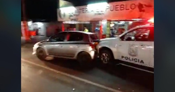 Cuádruple choque en Ñemby involucra a una patrullera de la policía