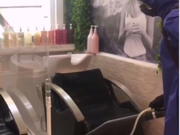 Pelus cobran un "plus" a sus clientes por desinfecciones