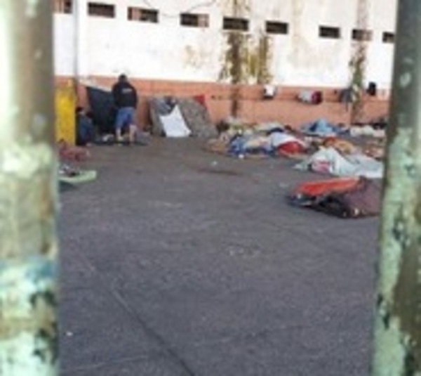 Imputan a reos por cruel asesinato de padre e hijo en Tacumbú  - Paraguay.com