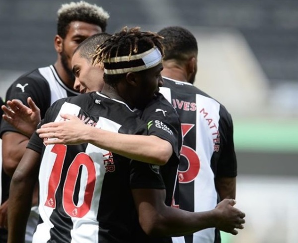 Miguel Almirón deja su estela en la vuelta del fútbol inglés