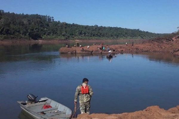 Adolescente desaparece en aguas del río Paraná