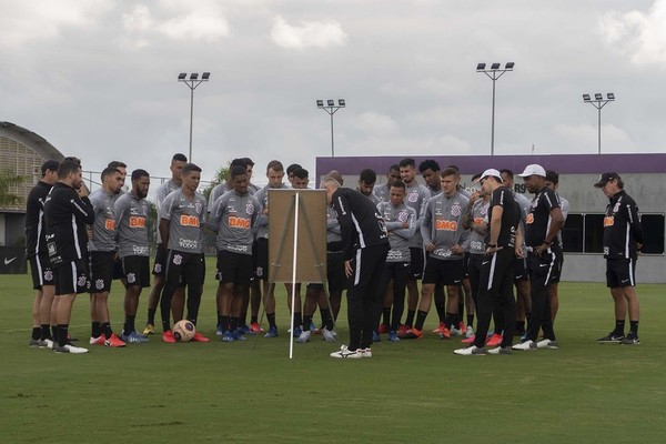 Gran cantidad de Covid-19 positivos en el fútbol de Brasil