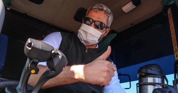 Mario Abdo y Mazzoleni también dieron sus saludos a los padres