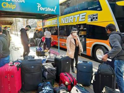 Retornan 180 compatriotas de Argentina • Luque Noticias