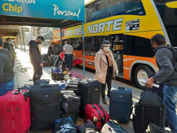 Ciento veinte paraguayos son repatriados desde Argentina - Nacionales - ABC Color