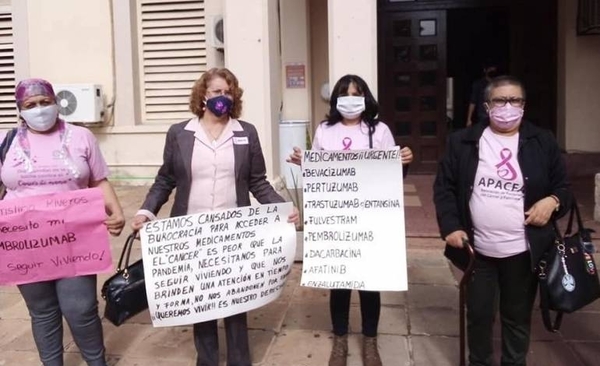 HOY / Pacientes con cáncer se manifestarán para exigir provisión de medicamentos: "Tiempo ya no tenemos"