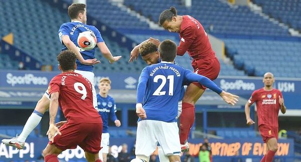 El Liverpool empató y alarga su campeonato | Crónica