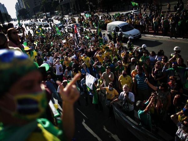 En plena crisis siguen las  protestas pro y contra el Gobierno de Brasil