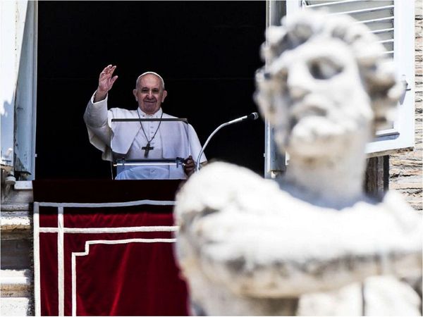 Papa pide protección del medioambientey a los refugiados