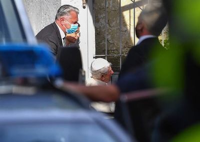 Papa emérito Benedicto XVI visitó en Alemania a su hermano enfermo - Mundo - ABC Color