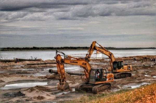 HOY / Abdo verifica obras en Defensa Costera de Pilar